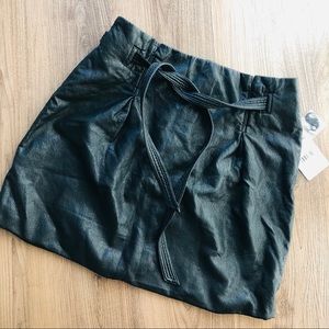 nwt free people leather skirt size 6✨✨